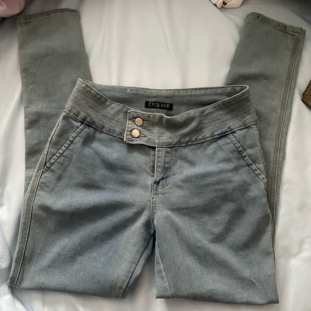 2 pairs of jeans